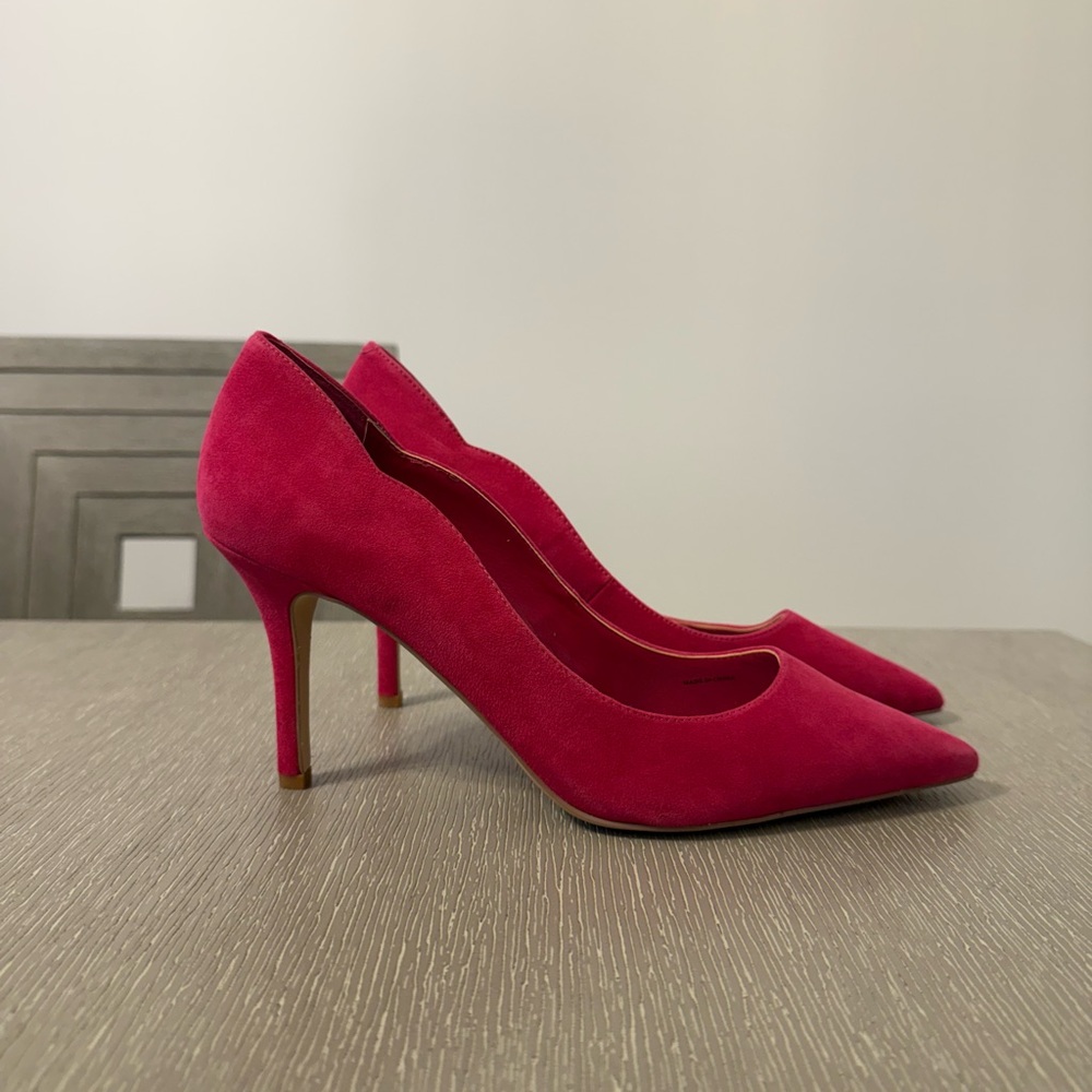 White House Black Market Fuchsia Suede Heels - Picture 6 of 8